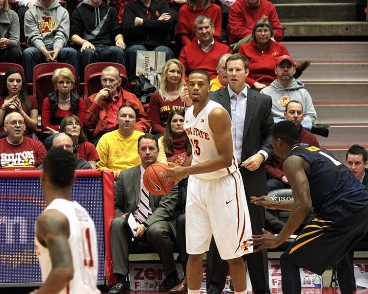 Bryce_Dejean-Jones_inbounding_Iowa_State_vs_West_Virginia_basketball